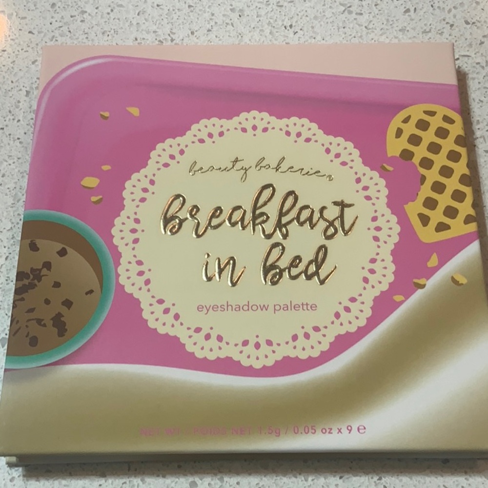NEW WITHOUT TAGS BEAUTY BAKERIE EYESHADOW